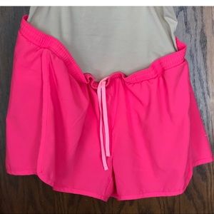 Old-Navy Active “Go-Dry” Maternity Shorts
